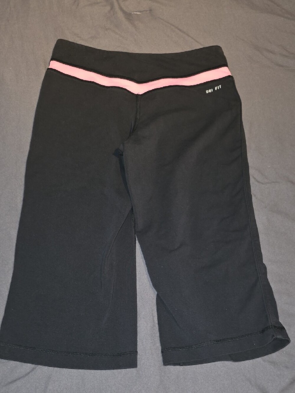 Nike Black Wide-Leg Capris with Pink Swoosh - Picture 7 of 9